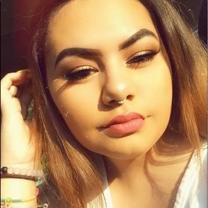Meet your Posher, Ivonnlyn